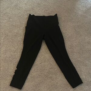 Athleta Salutation Stash Pocket Cutout - Black 7/8 Leggings